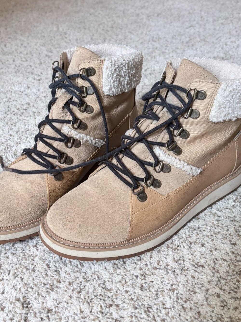 TOMS Tan Sherpa Hiking Boots — Size 8